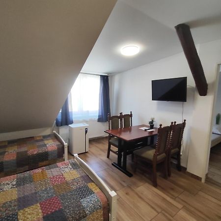 Kralovak Appartement Králŭv Dvŭr Buitenkant foto