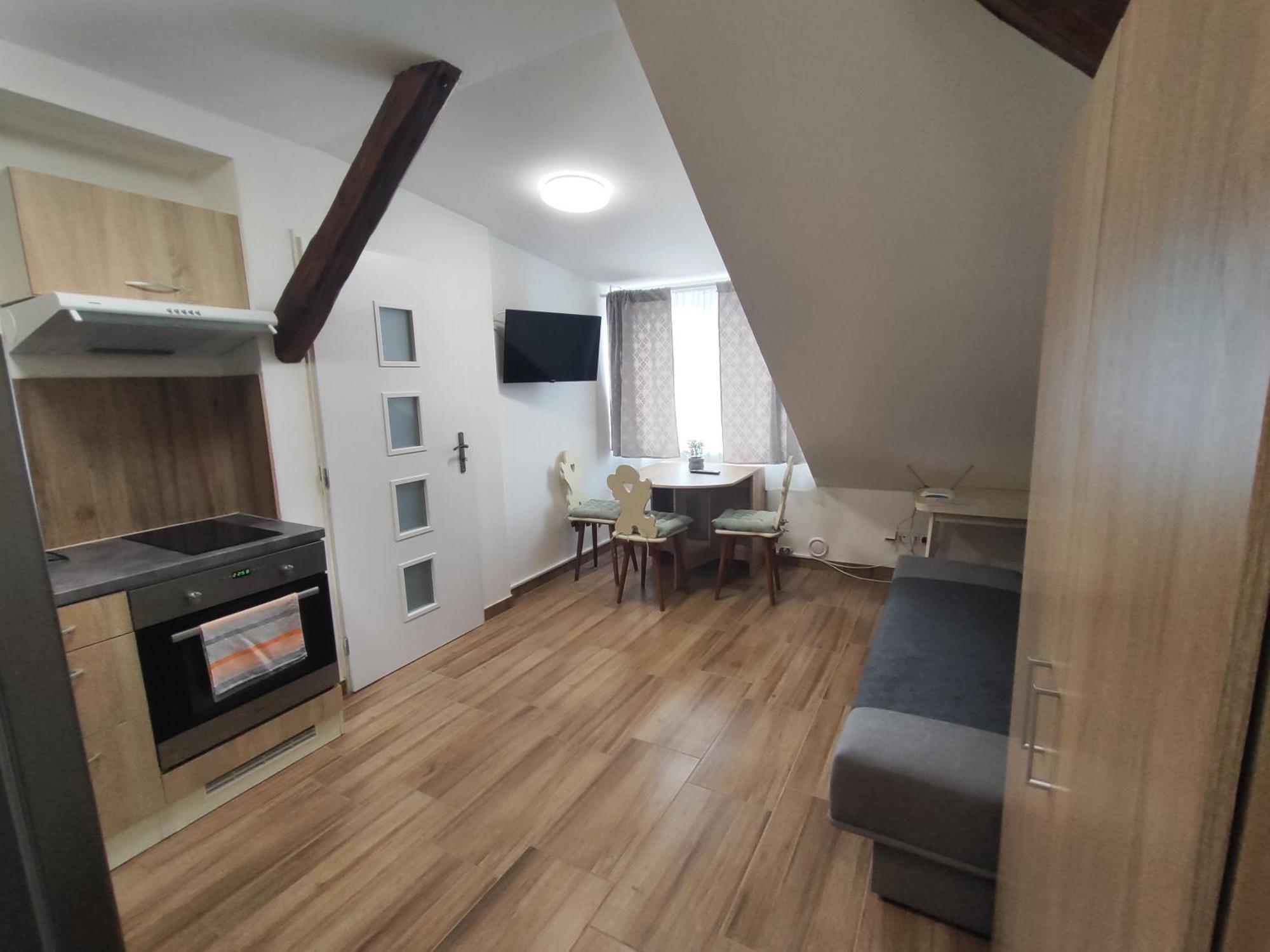 Kralovak Appartement Králŭv Dvŭr Buitenkant foto