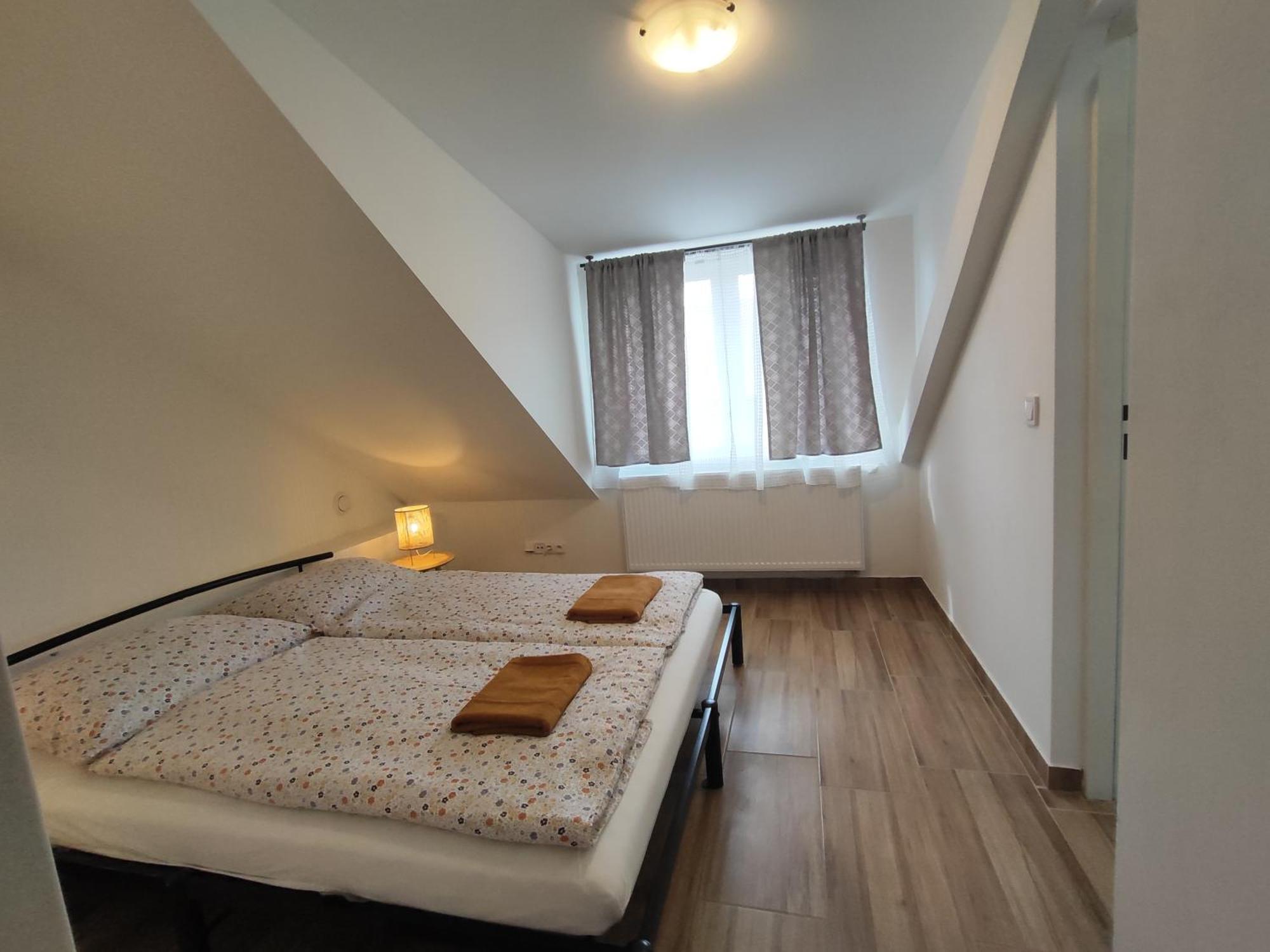 Kralovak Appartement Králŭv Dvŭr Buitenkant foto