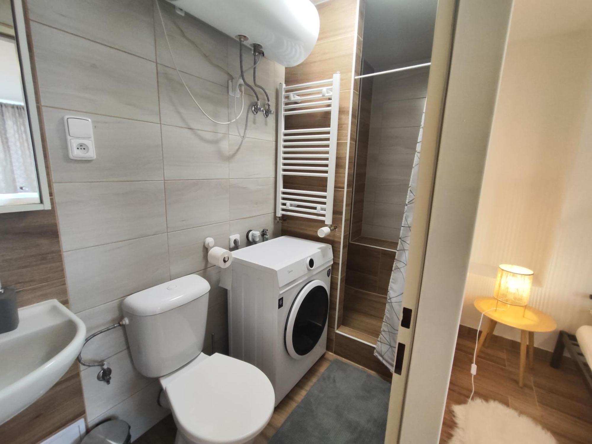 Kralovak Appartement Králŭv Dvŭr Buitenkant foto