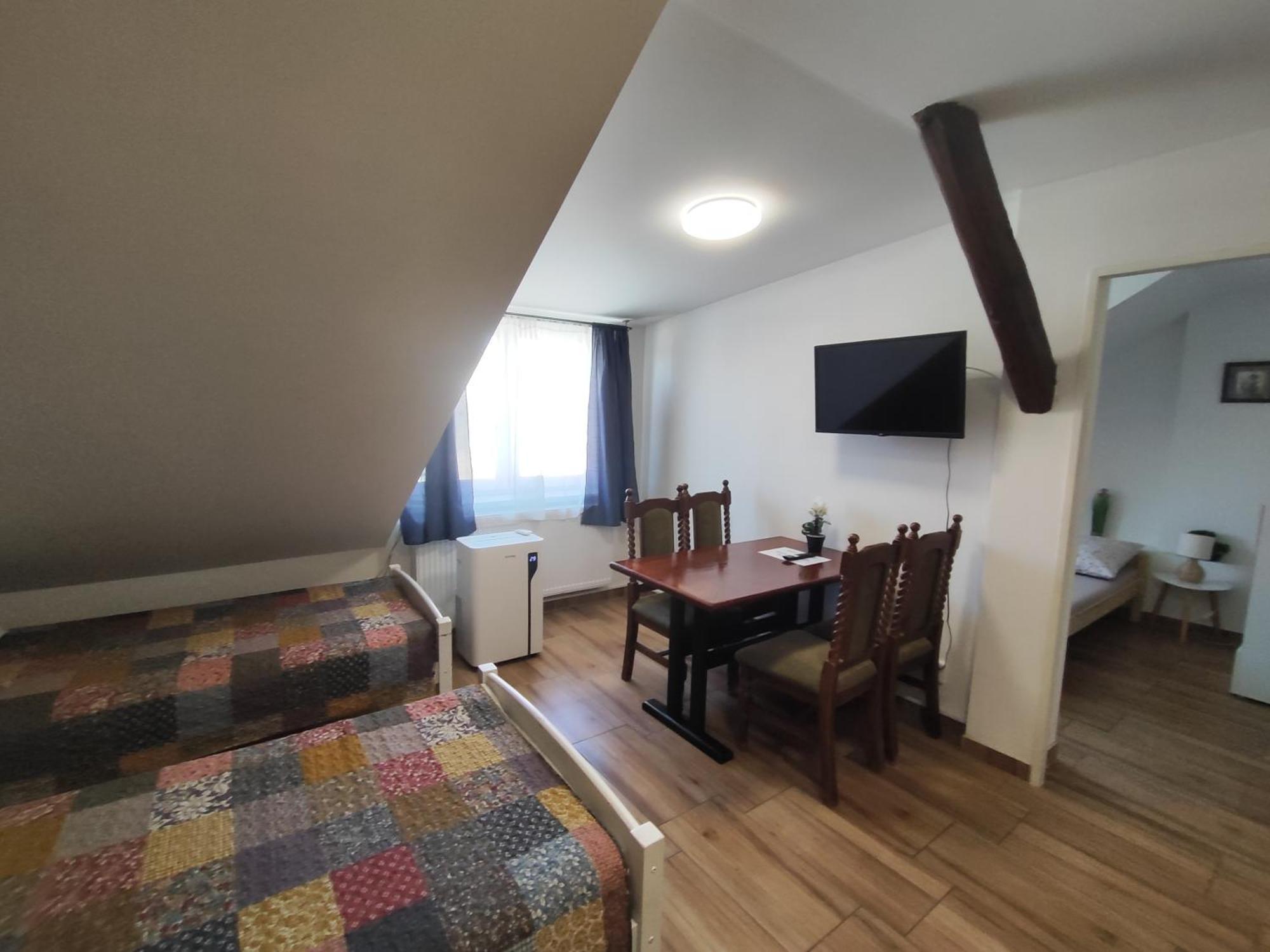 Kralovak Appartement Králŭv Dvŭr Buitenkant foto