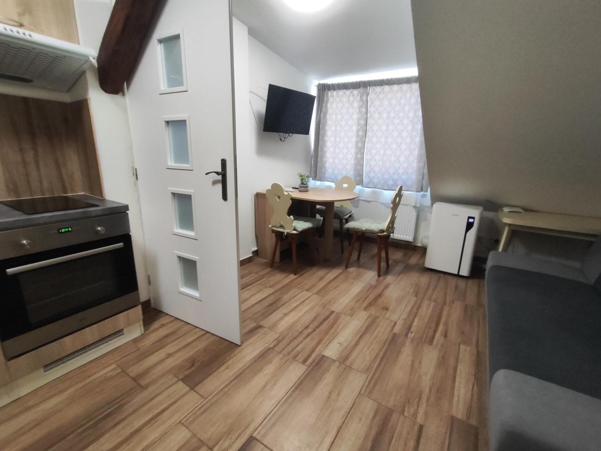 Kralovak Appartement Králŭv Dvŭr Buitenkant foto